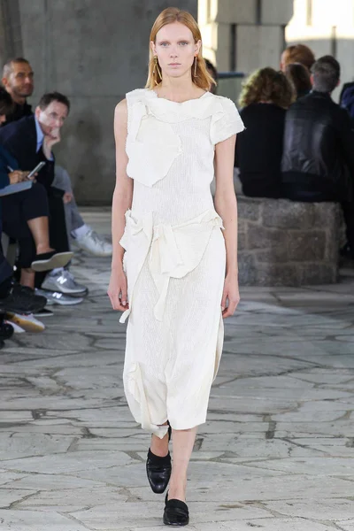 Look 5